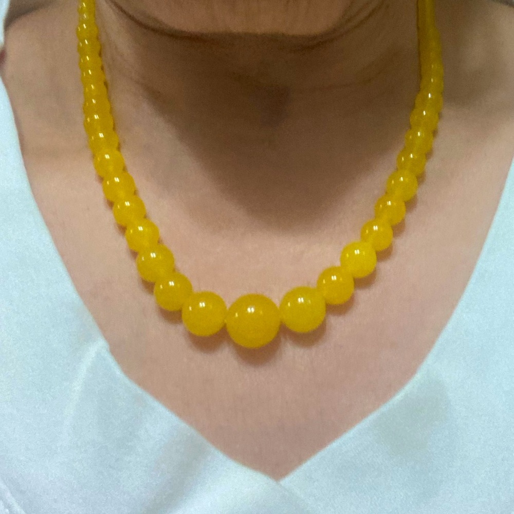 Yellow Jade Graduated Bead Necklace - 5-15mm Round Beads - Picture 6 of 6